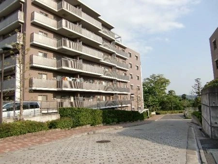 ローレルスクエア港南台
