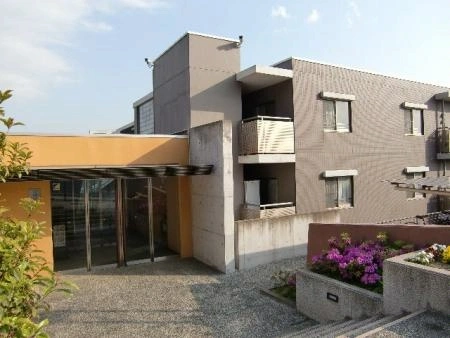 ローレルスクエア港南台