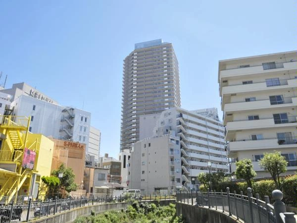 横浜ヘリオスタワー