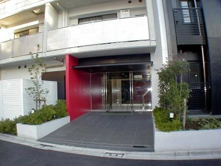 小田急コアロード六本木フロンテ