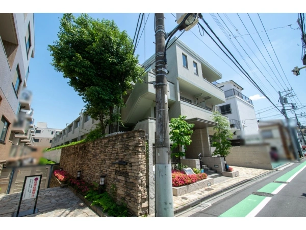アビテ四谷大京町