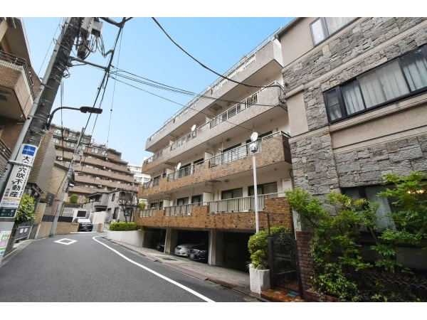 ボーン赤坂