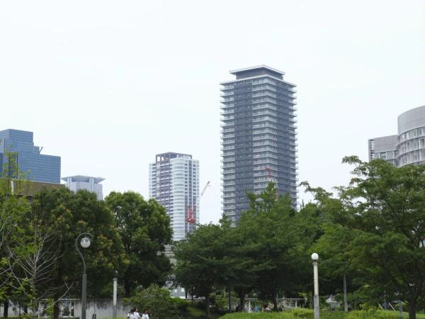 ローレルタワー梅田