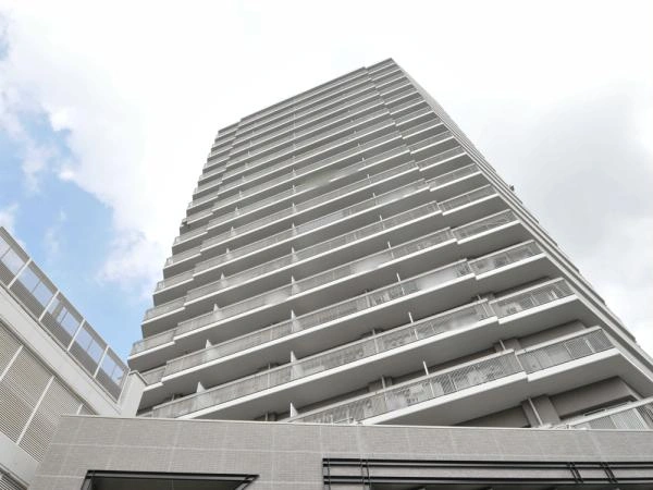 エリム春日町パークタワー