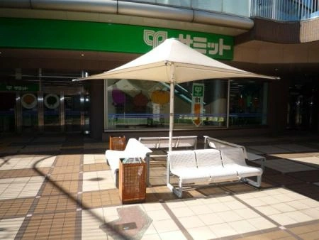 エリム春日町パークタワー 敷地内店舗