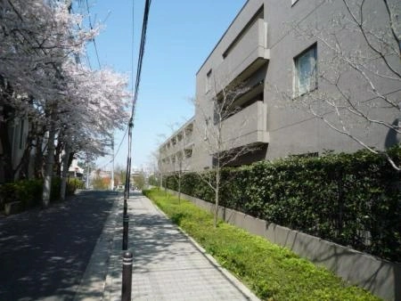 グランウェリス哲学堂公園