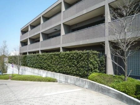 グランウェリス哲学堂公園