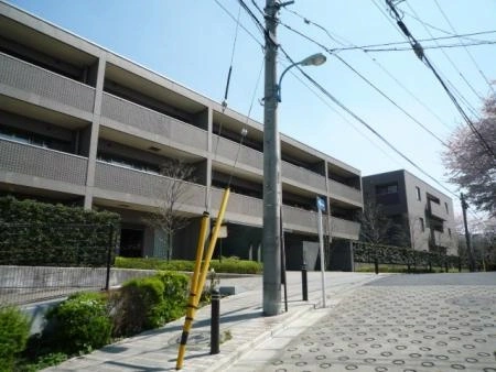 グランウェリス哲学堂公園