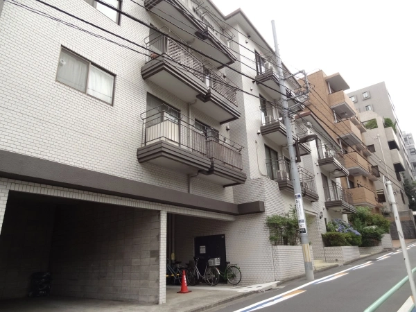 クレール東郷坂
