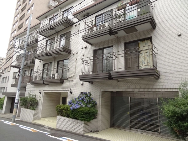 クレール東郷坂