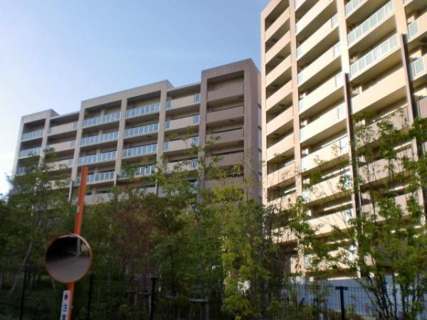 プレミスト南千里