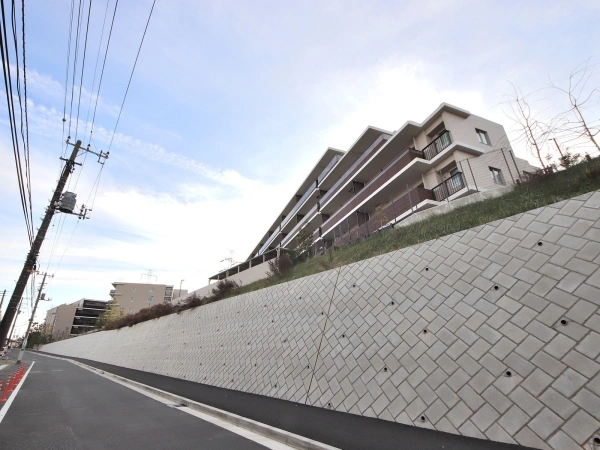 プライム港南台