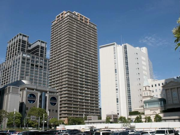 ローレルタワー難波