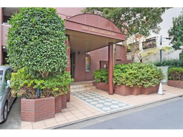 サーラコモド都立大学