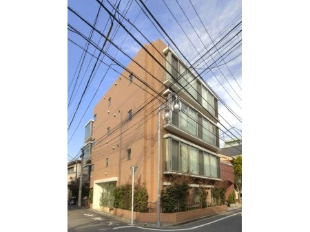ラグジュアリーアパートメント若林CQ