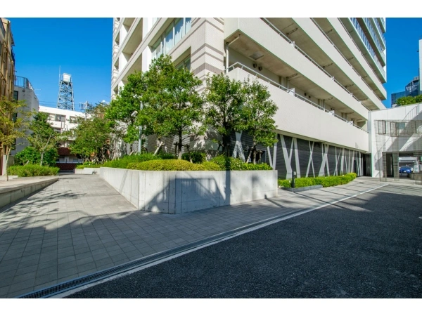 ライオンズ四谷タワーゲート 敷地内