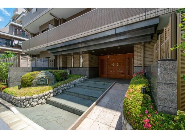 日神パレステージ信濃町