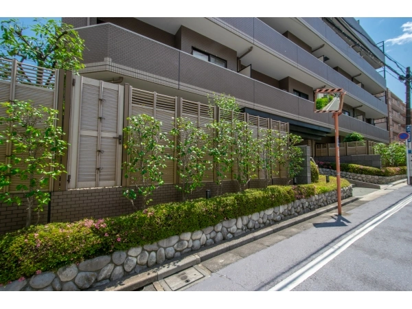 日神パレステージ信濃町