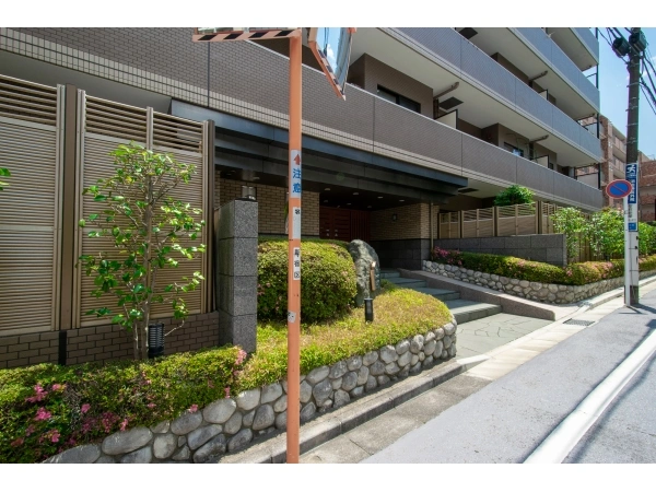 日神パレステージ信濃町