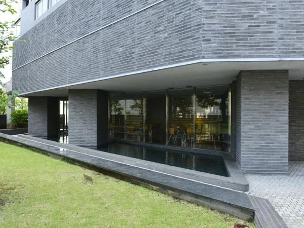 神楽坂アインスタワー 敷地内