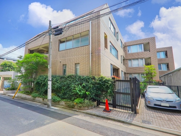 代々木ハウス