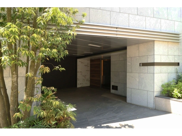 ライオンズ横濱仲町台ヴィアーレ
