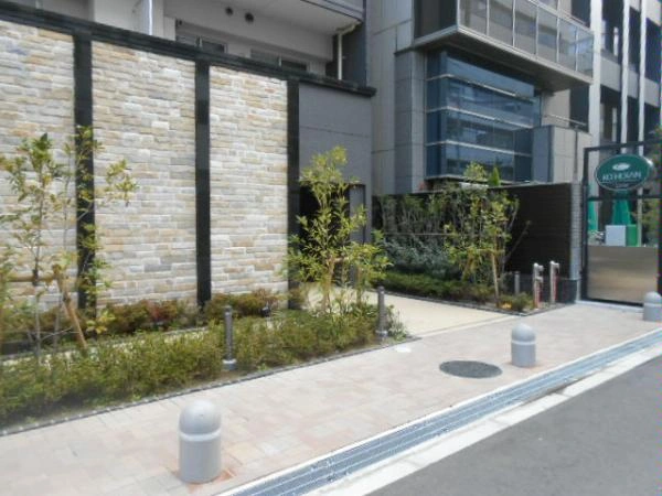 プレサンスロジェ本町
