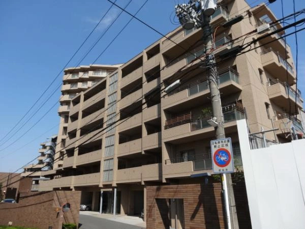 メゾン千里桃山台