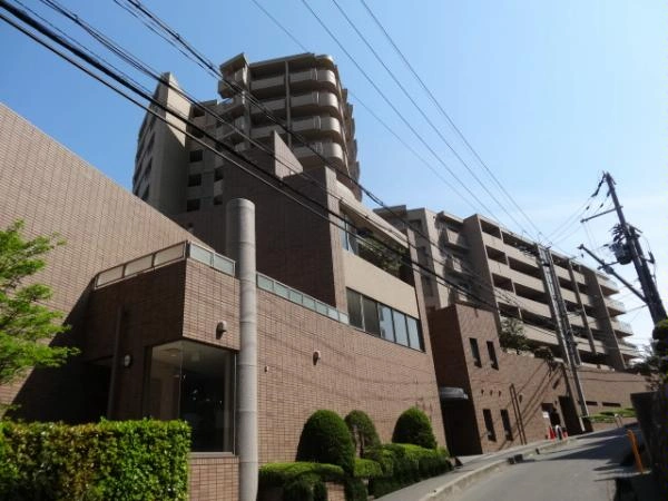メゾン千里桃山台