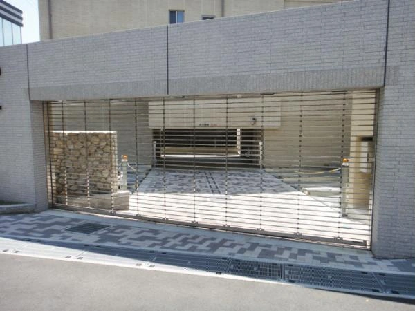 ジオグランデ御影 駐車場入り口