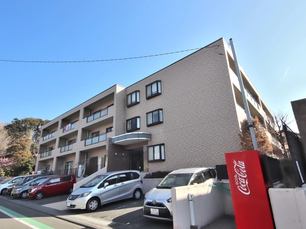 サングレイス横浜中田