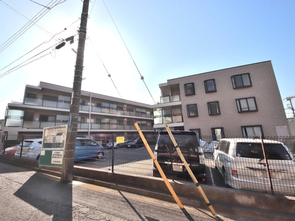 サングレイス横浜中田