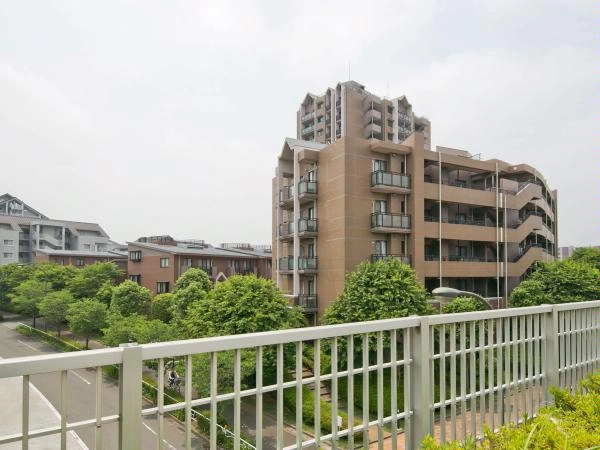 多摩ニュータウンファミール見附橋花咲く丘ガーデン