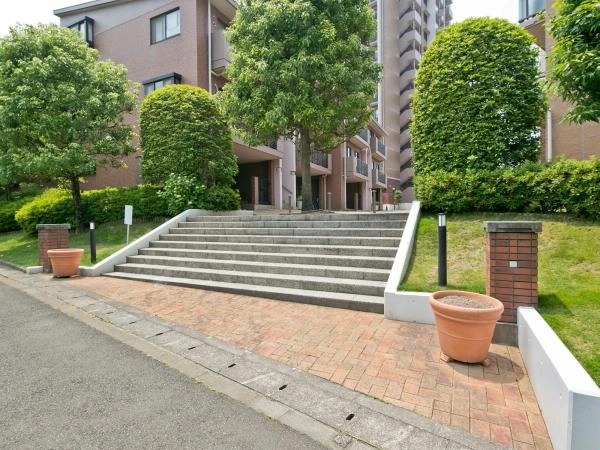 多摩ニュータウンファミール見附橋花咲く丘ガーデン