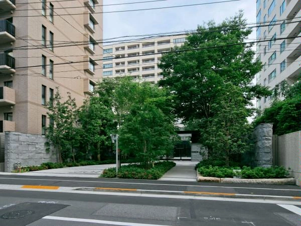 ブランズ四番町