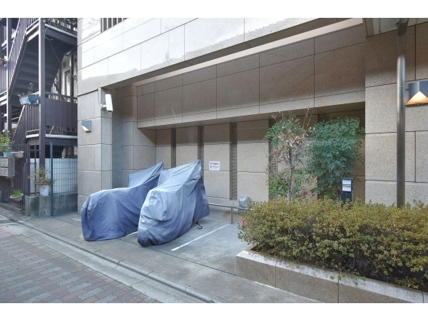 イーグルコート京都河原町 バイク置場