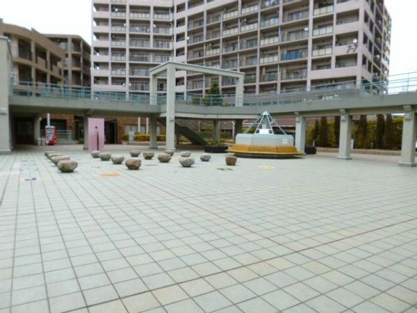 プロムナード仲町台 コミュニティ広場