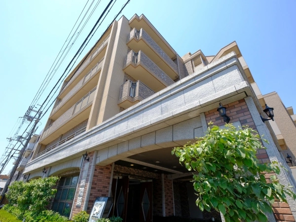 パデシオン伊勢田駅前