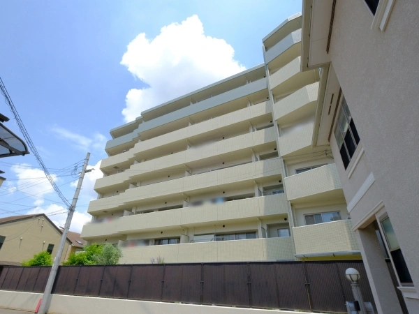 ネバーランド伏見コンフォレスト