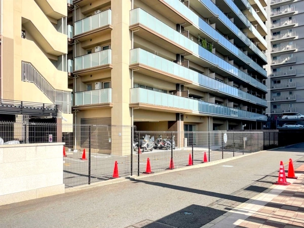 プレサンスロジェ草津大路 敷地内