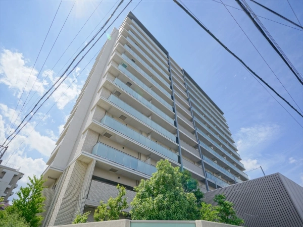 シャリエ大津県庁前通り