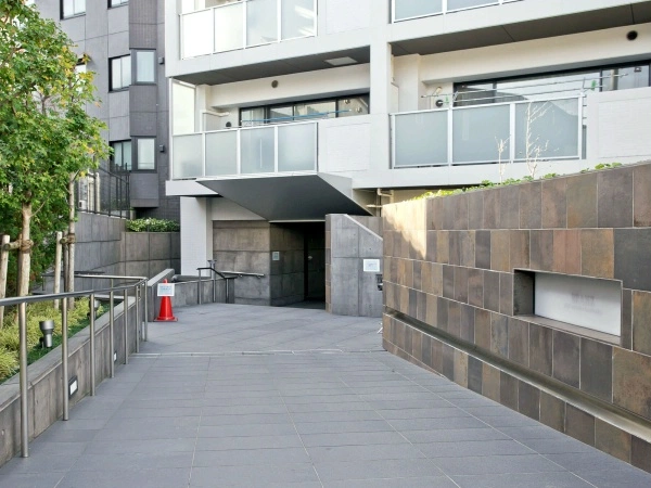 ブランズ小竹向原