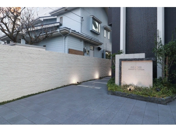グラディス東川口