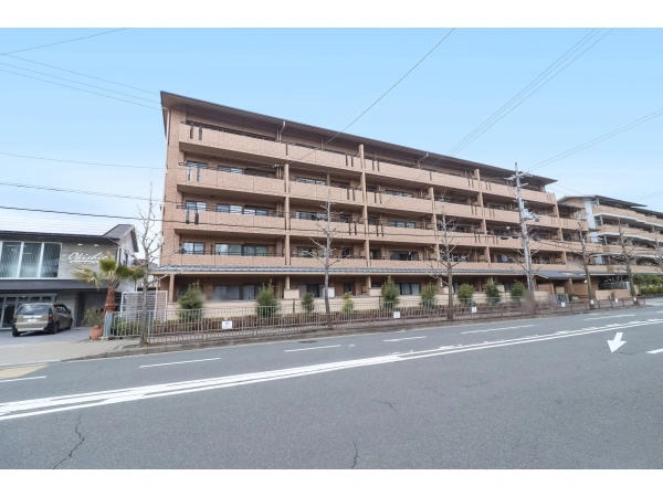 ロイヤルアーク宝ヶ池公園