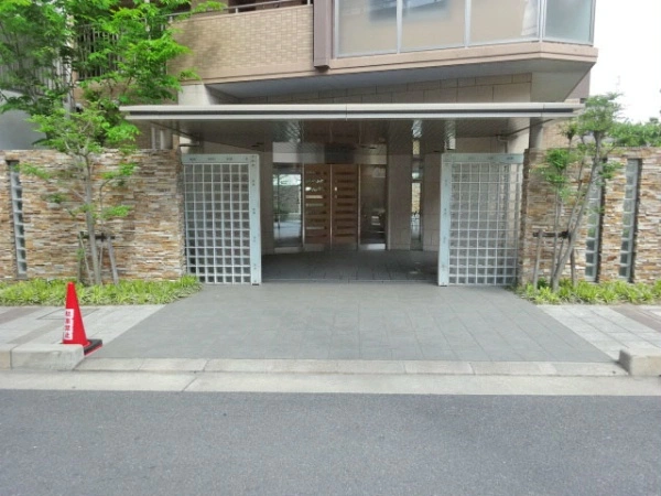 ブランズ南茨木駅前