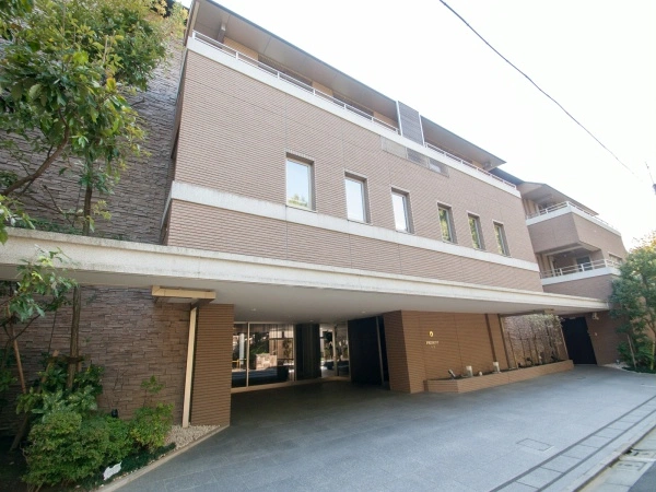 プレミスト八雲