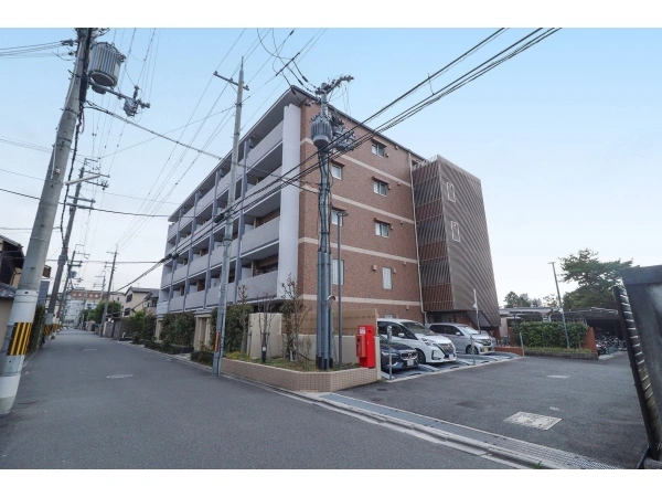プレサンス京大前