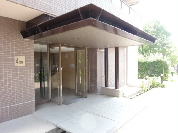 ジオ茨木学園町4番館　パークフロント