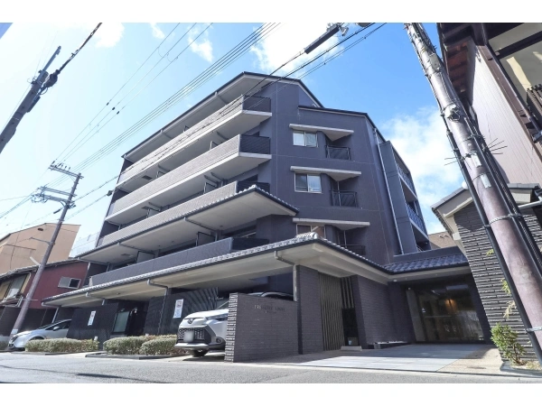 プレサンスロジェ二条城前