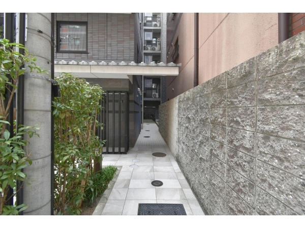 イーグルコート京都御池創苑 敷地内